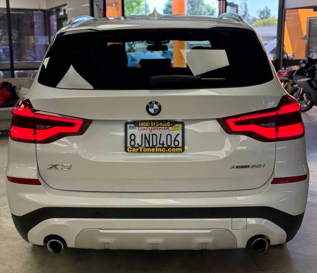 BMW X3 Vehicle Full-screen Gallery Image 04