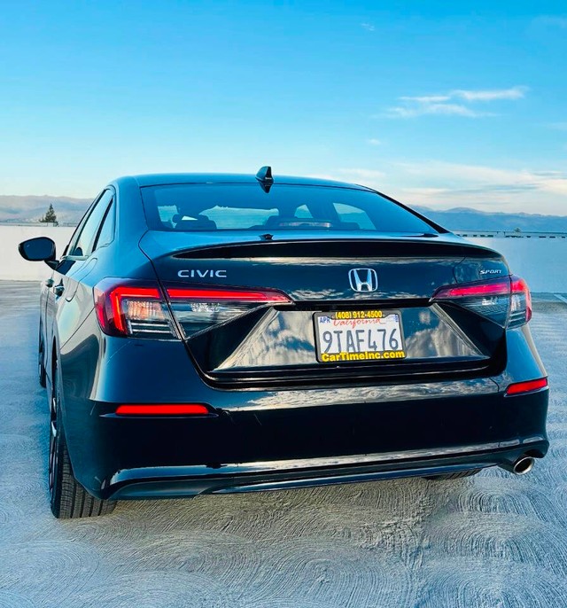 Honda Civic Sedan Vehicle Full-screen Gallery Image 03