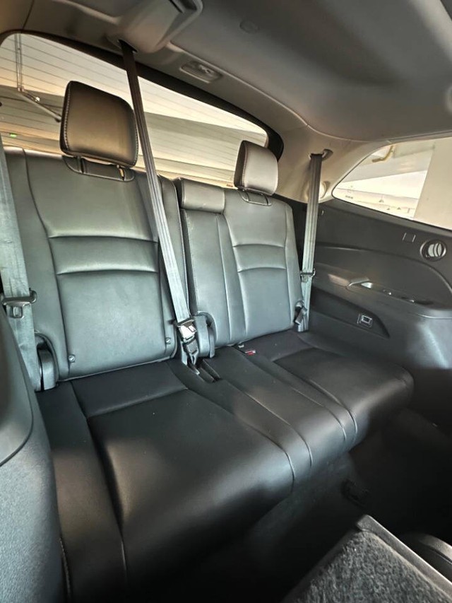 Honda Pilot Vehicle Full-screen Gallery Image 17