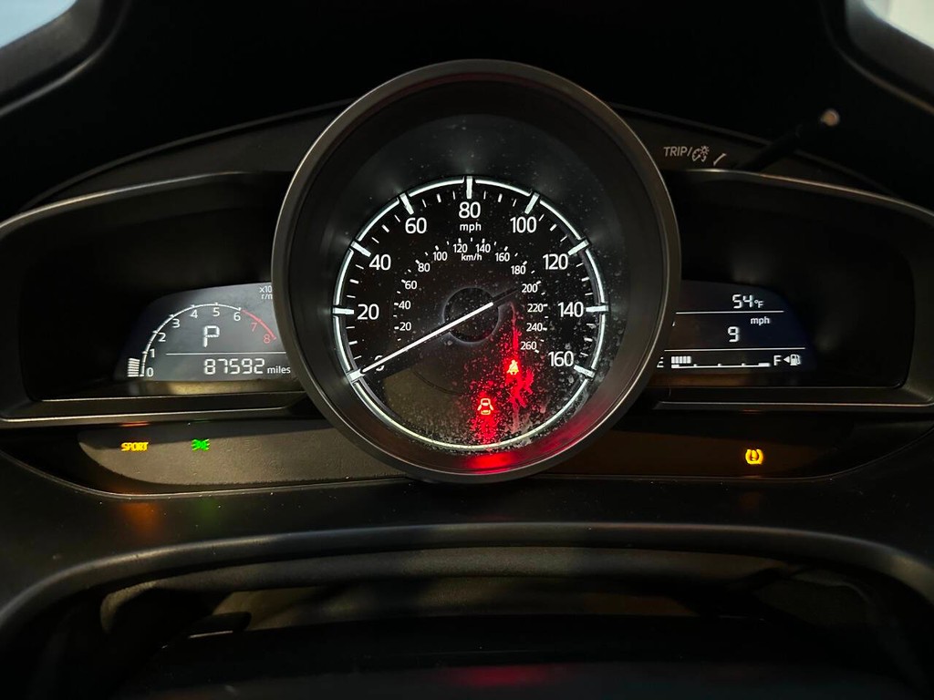 Mazda Mazda3 Sedan Vehicle Full-screen Gallery Image 08