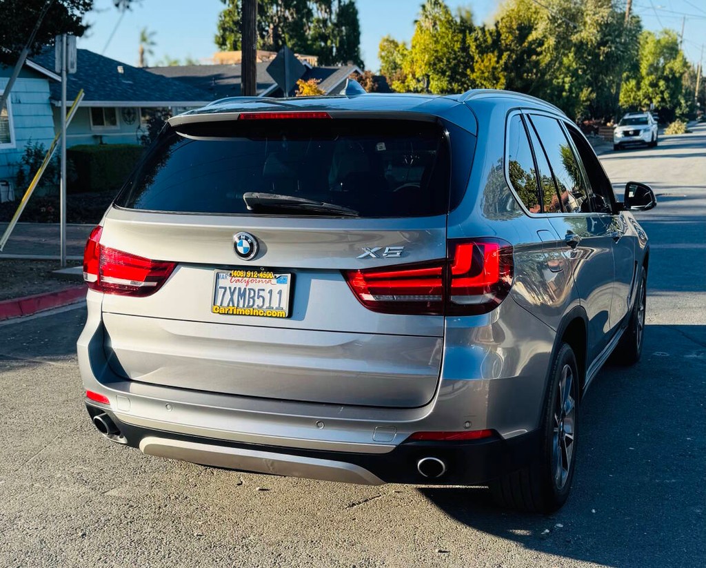 BMW X5 Vehicle Full-screen Gallery Image 06