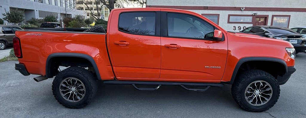 Chevrolet Colorado Vehicle Full-screen Gallery Image 03