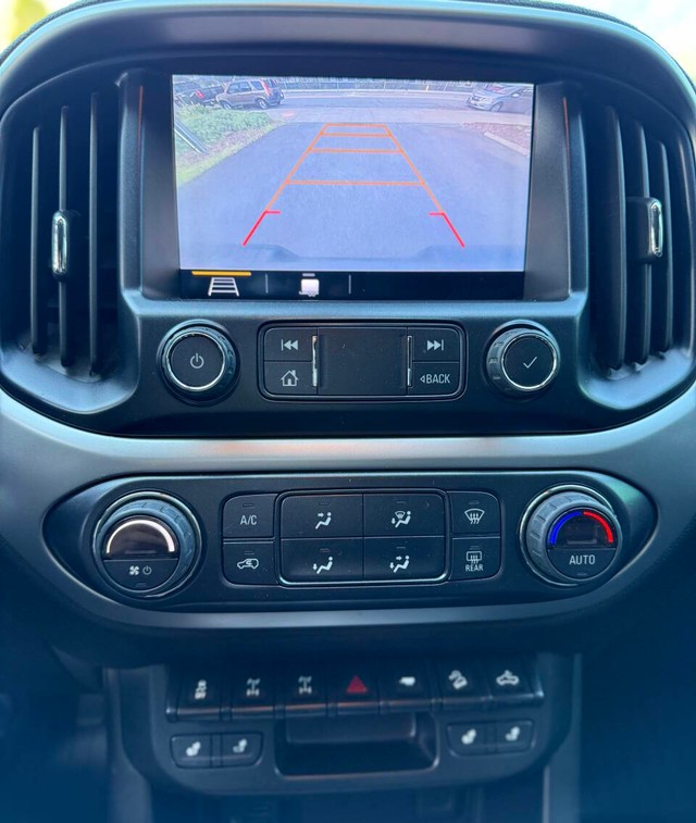 Chevrolet Colorado Vehicle Full-screen Gallery Image 10