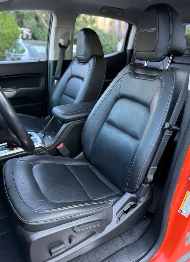 Chevrolet Colorado Vehicle Full-screen Gallery Image 11