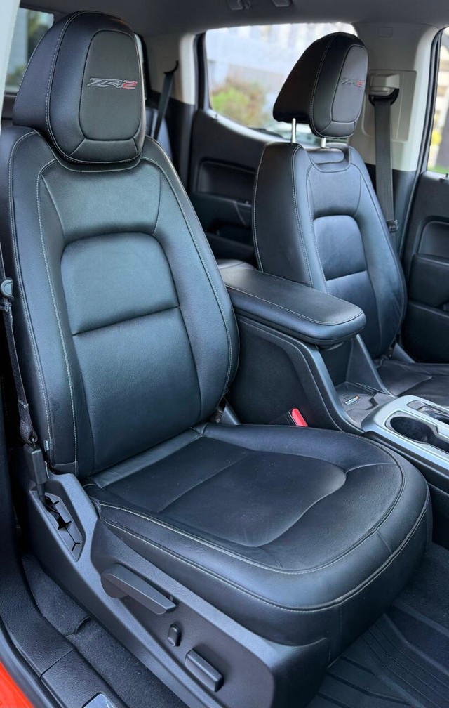 Chevrolet Colorado Vehicle Full-screen Gallery Image 12