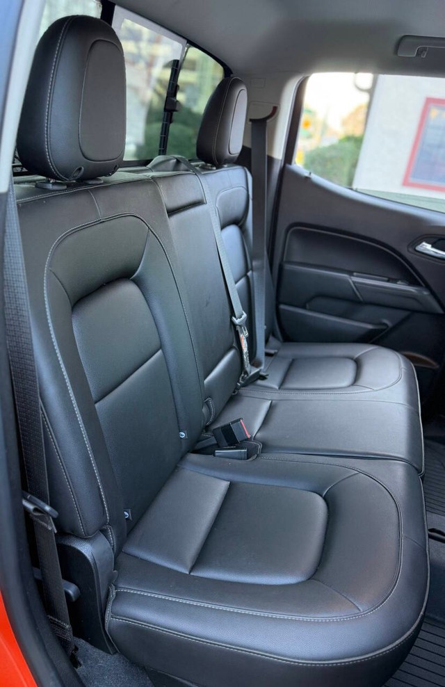 Chevrolet Colorado Vehicle Full-screen Gallery Image 15