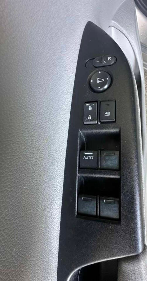 Honda Accord Sedan Vehicle Full-screen Gallery Image 17