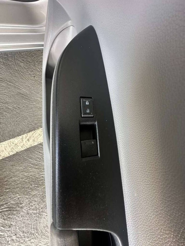 Honda Accord Sedan Vehicle Full-screen Gallery Image 18