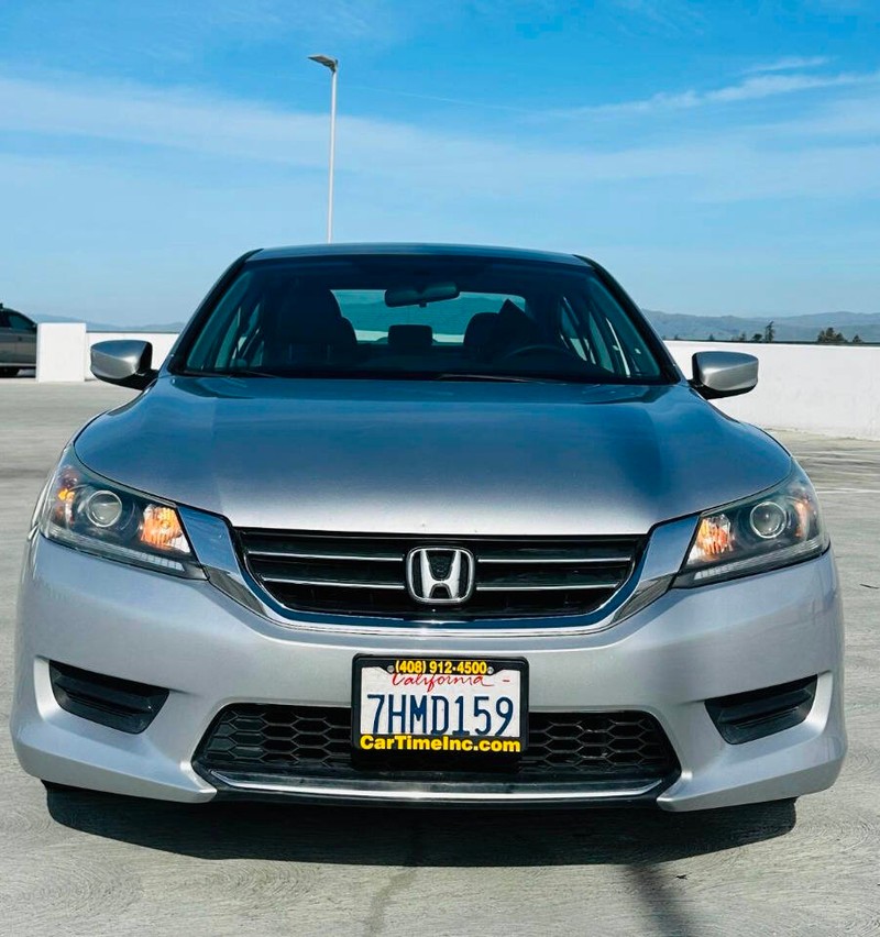 Honda Accord Sedan Vehicle Full-screen Gallery Image 02