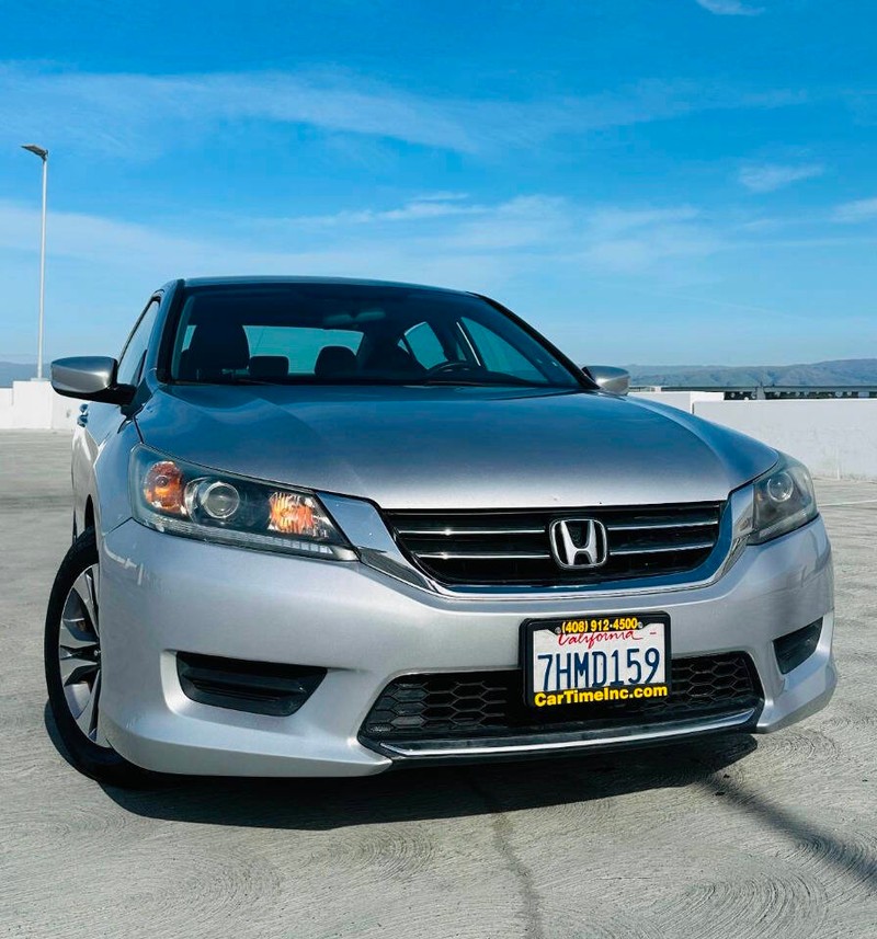 Honda Accord Sedan Vehicle Full-screen Gallery Image 03