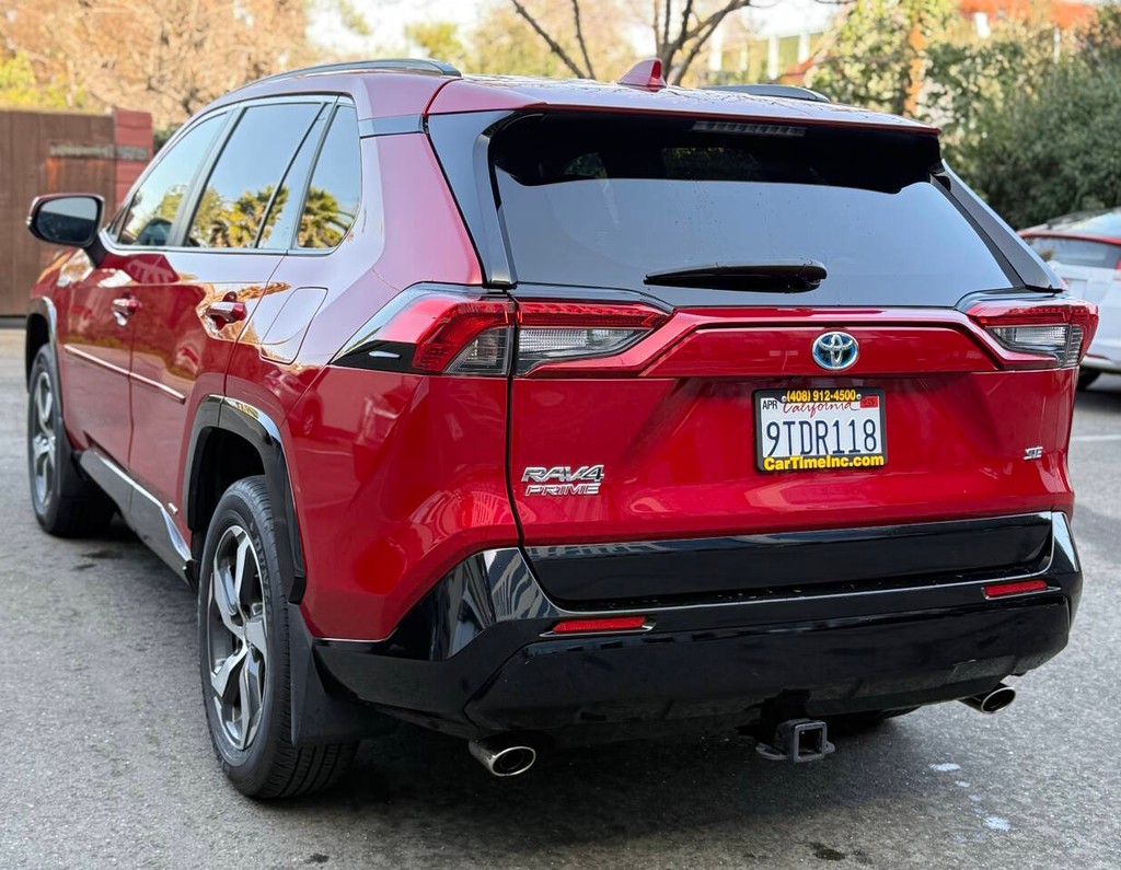 Toyota RAV4 Prime Vehicle Full-screen Gallery Image 08
