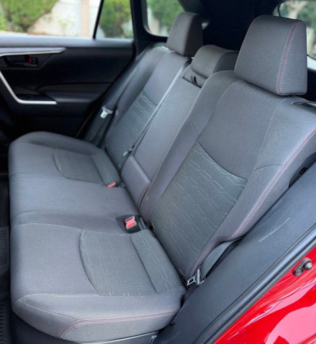 Toyota RAV4 Prime Vehicle Full-screen Gallery Image 14