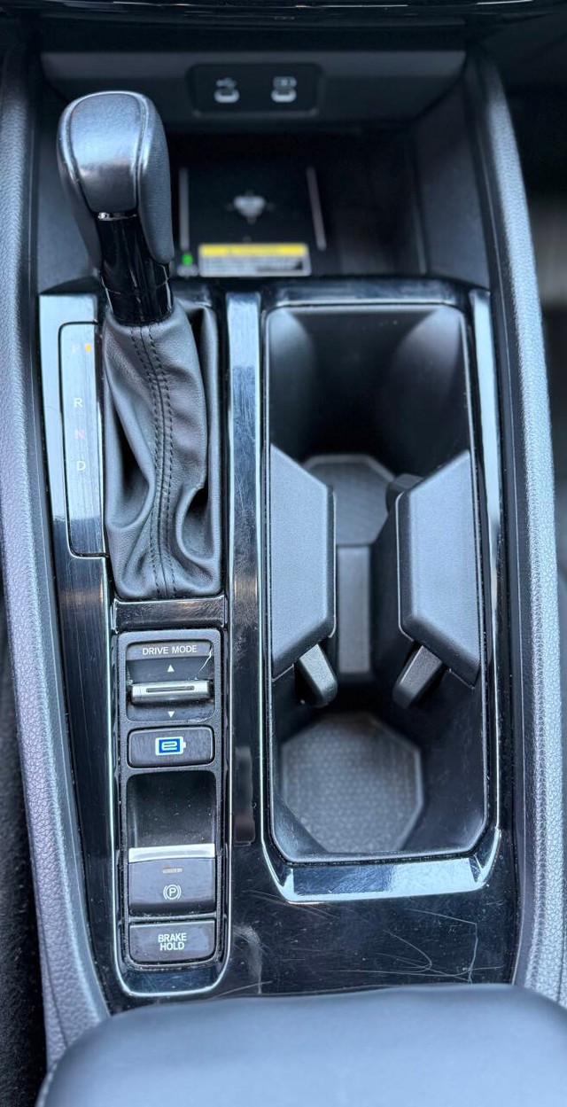 Honda Accord Hybrid Vehicle Full-screen Gallery Image 10