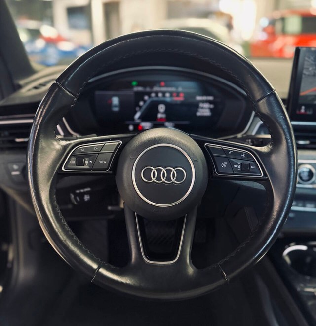 Audi A4 Sedan Vehicle Full-screen Gallery Image 07