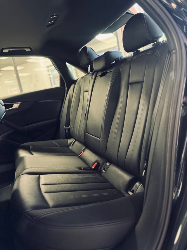 Audi A4 Sedan Vehicle Full-screen Gallery Image 14