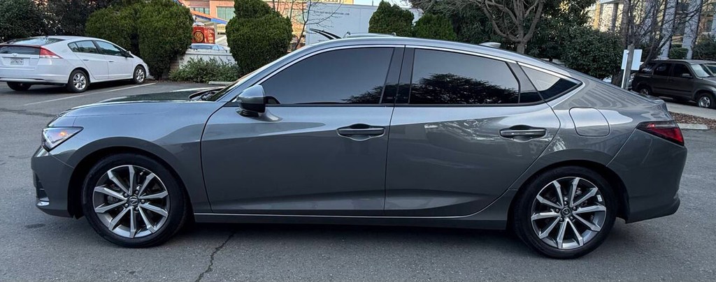 Acura Integra Vehicle Full-screen Gallery Image 02