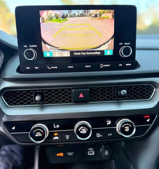 Acura Integra Vehicle Full-screen Gallery Image 10