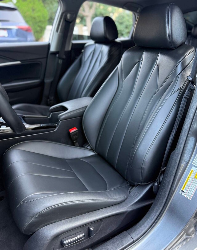 Acura Integra Vehicle Full-screen Gallery Image 12