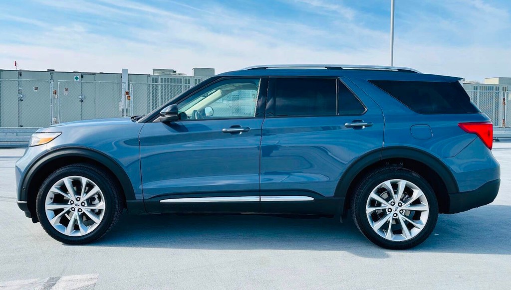 Ford Explorer Vehicle Full-screen Gallery Image 04