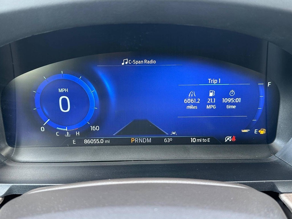 Ford Explorer Vehicle Full-screen Gallery Image 13