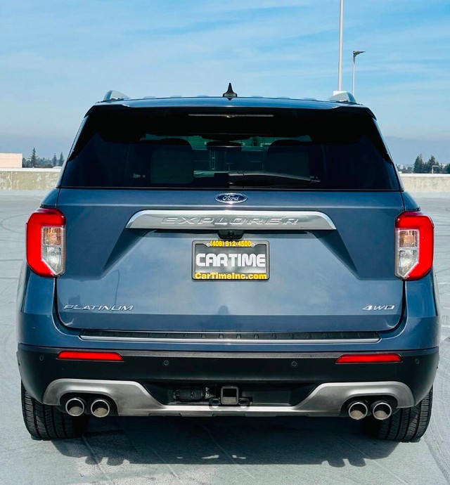 Ford Explorer Vehicle Full-screen Gallery Image 03