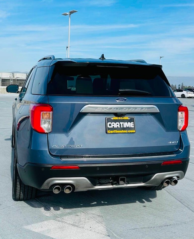 Ford Explorer Vehicle Full-screen Gallery Image 05