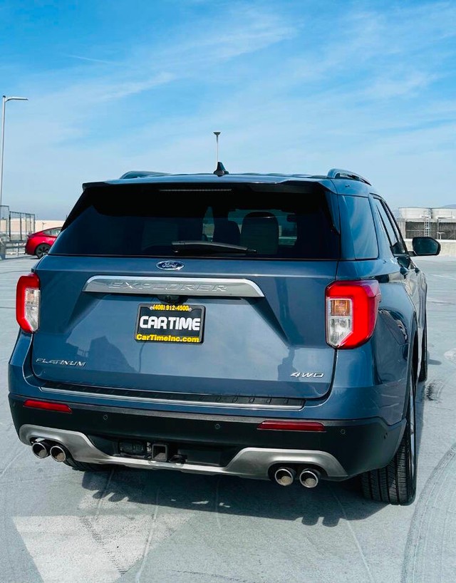 Ford Explorer Vehicle Full-screen Gallery Image 06