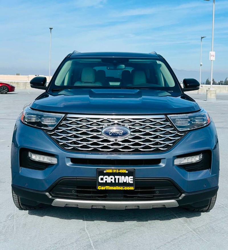 Ford Explorer Vehicle Full-screen Gallery Image 03