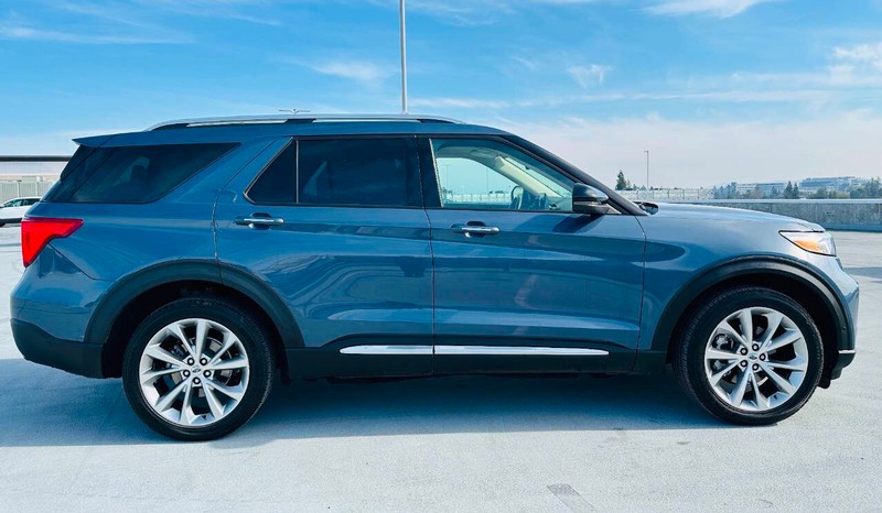 Ford Explorer Vehicle Full-screen Gallery Image 08