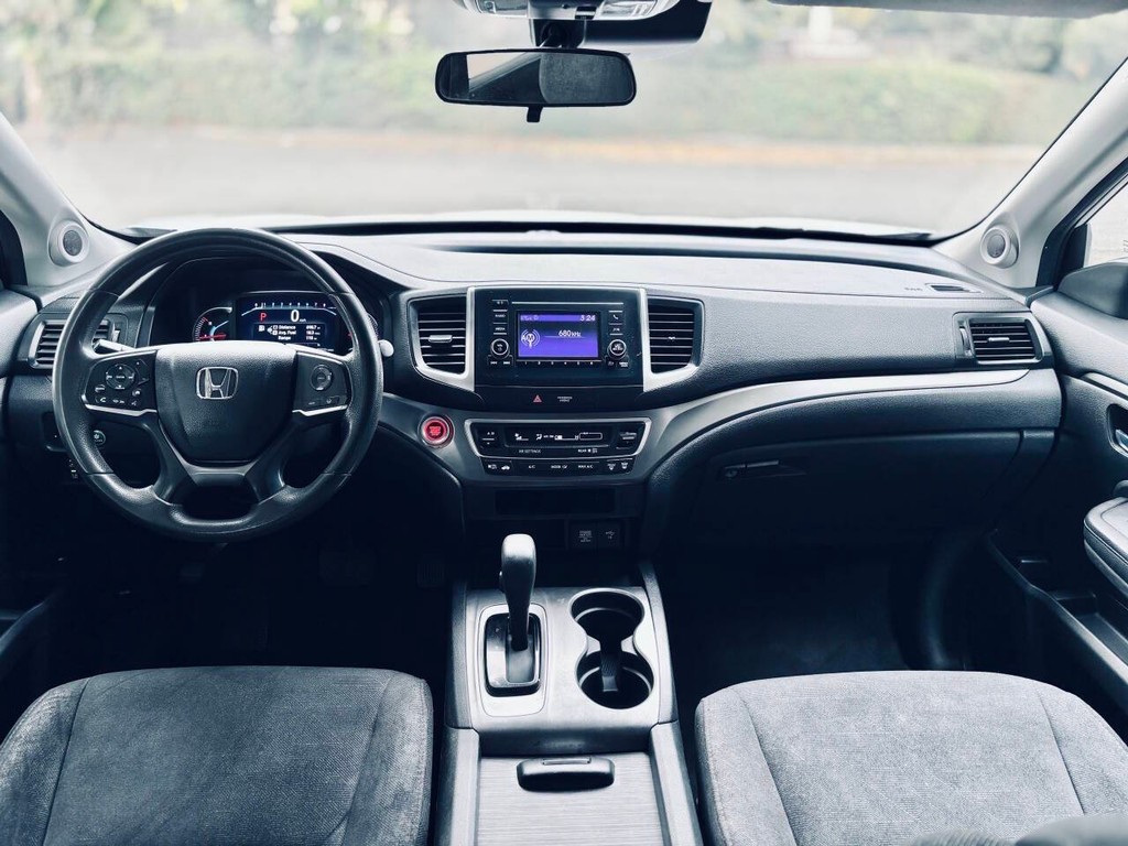 Honda Pilot Vehicle Full-screen Gallery Image 10