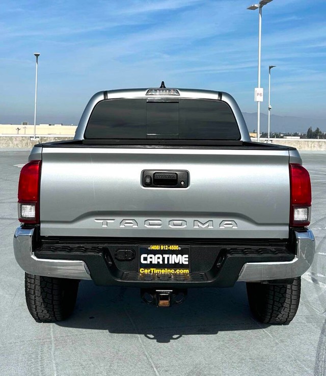 Toyota Tacoma 2WD Vehicle Full-screen Gallery Image 04
