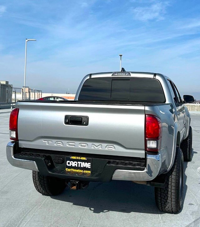 Toyota Tacoma 2WD Vehicle Full-screen Gallery Image 07
