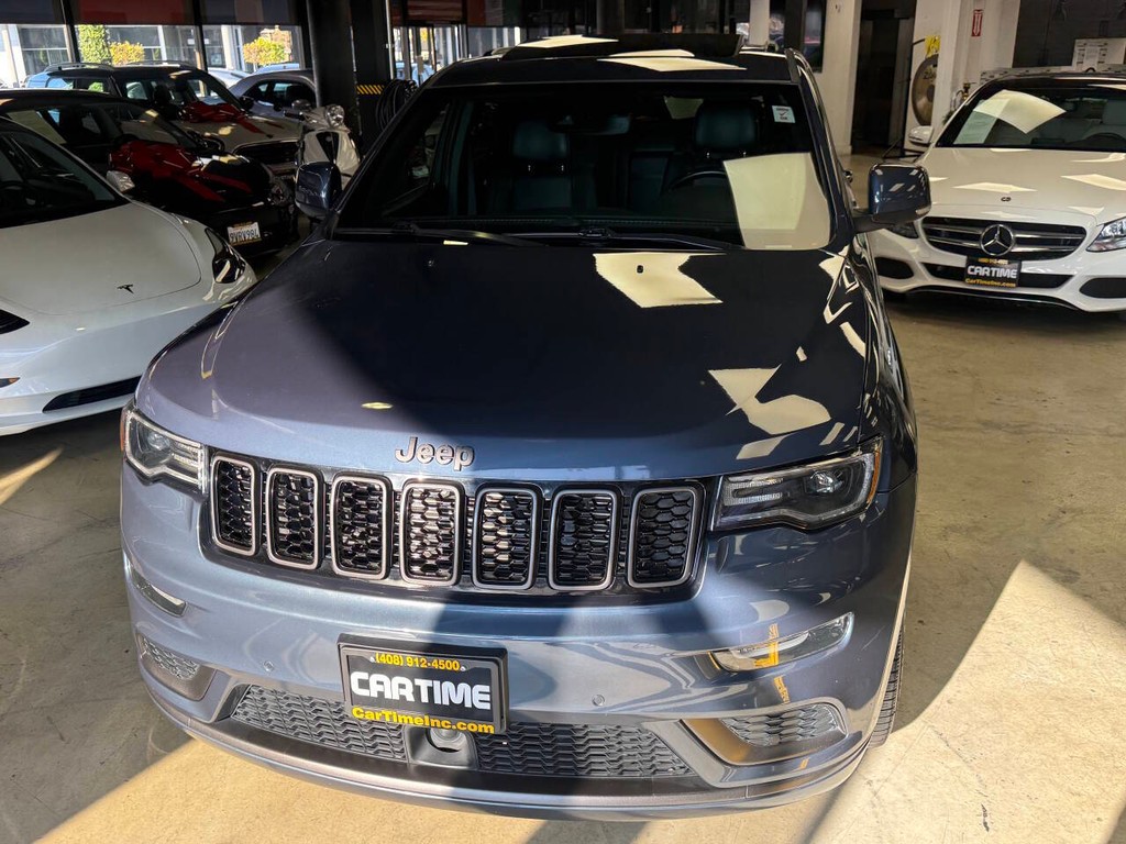 Jeep Grand Cherokee Vehicle Full-screen Gallery Image 06