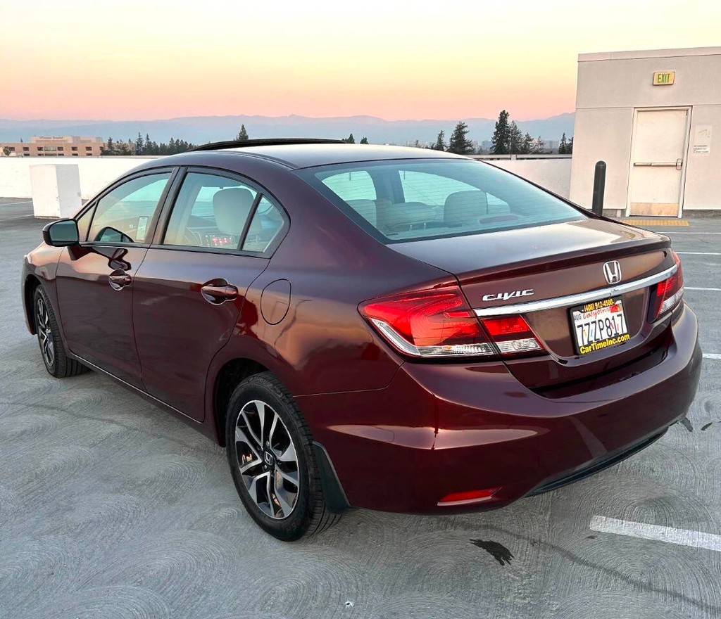 Honda Civic Sedan Vehicle Full-screen Gallery Image 03