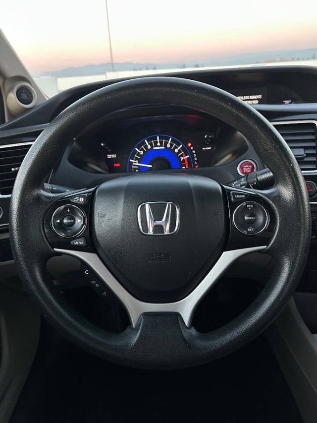 Honda Civic Sedan Vehicle Full-screen Gallery Image 08