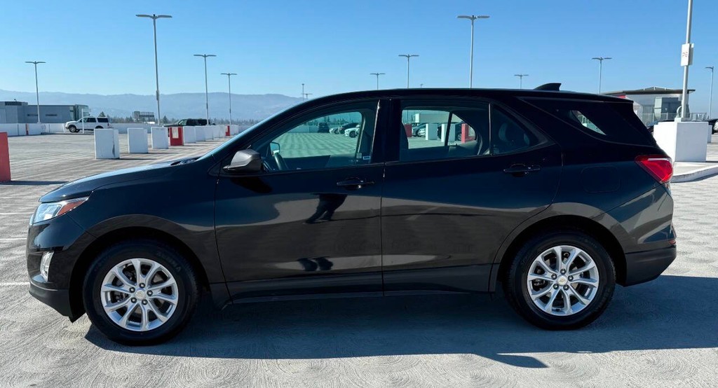 Chevrolet Equinox Vehicle Full-screen Gallery Image 02