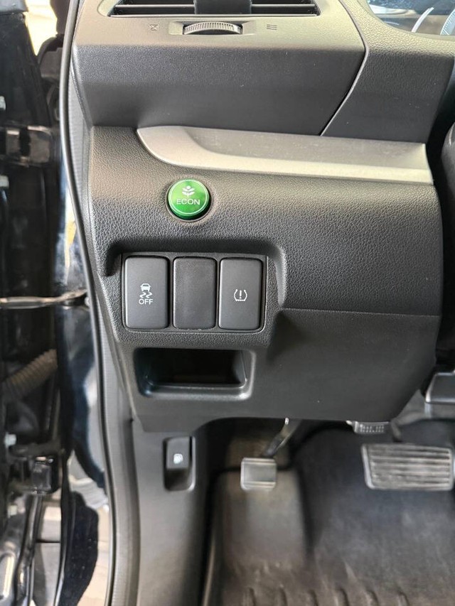 Honda CR-V Vehicle Full-screen Gallery Image 18