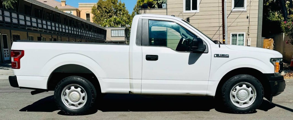 Ford F-150 Vehicle Full-screen Gallery Image 08