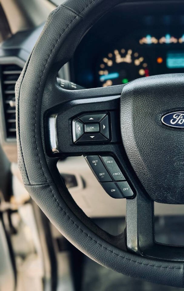 Ford F-150 Vehicle Full-screen Gallery Image 13