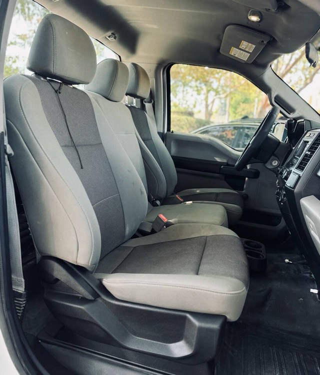 Ford F-150 Vehicle Full-screen Gallery Image 19
