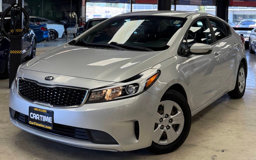Kia Forte Vehicle Full-screen Gallery Image 03