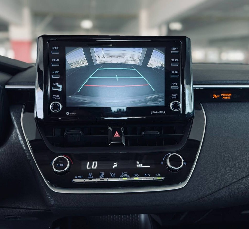 Toyota Corolla Vehicle Full-screen Gallery Image 17