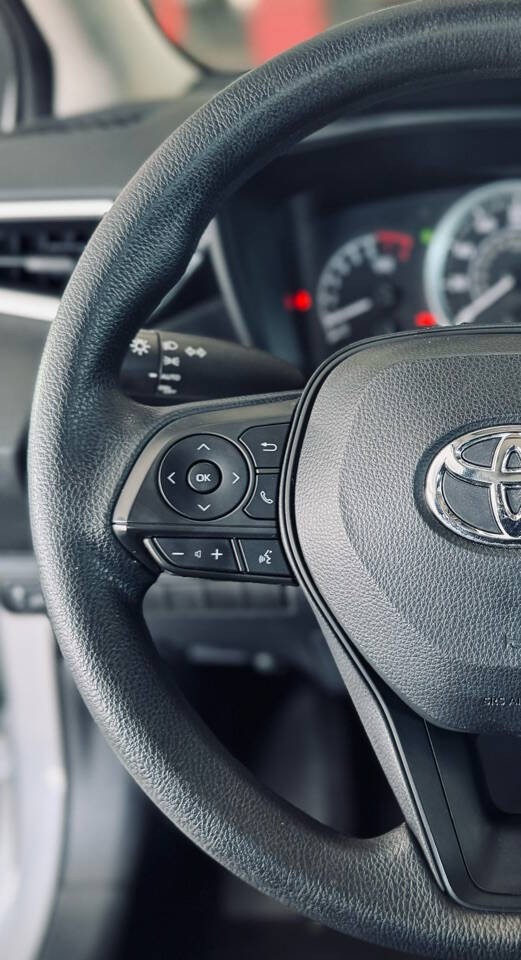 Toyota Corolla Vehicle Full-screen Gallery Image 12