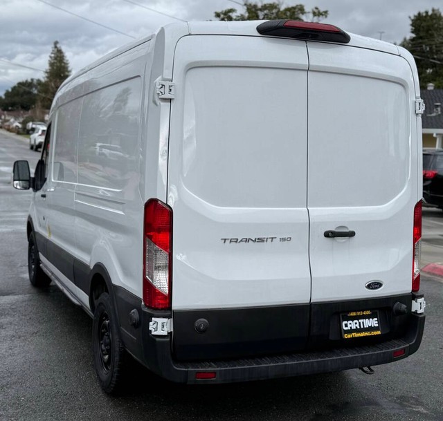 Ford Transit Van Vehicle Full-screen Gallery Image 08