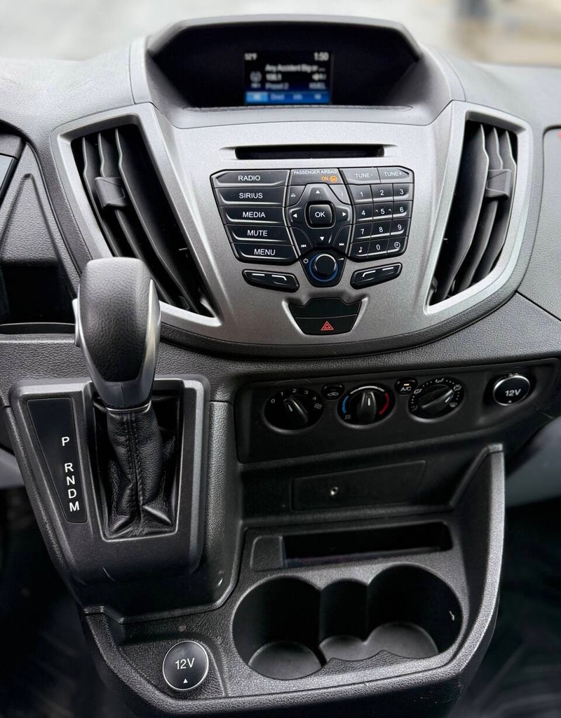 Ford Transit Van Vehicle Full-screen Gallery Image 14