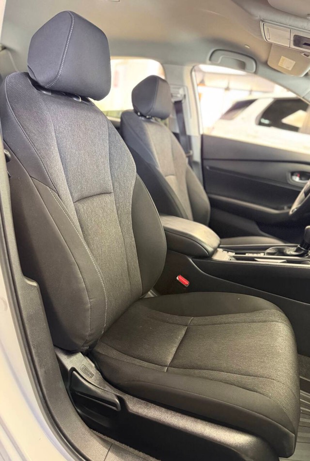 Honda Accord Sedan Vehicle Full-screen Gallery Image 08