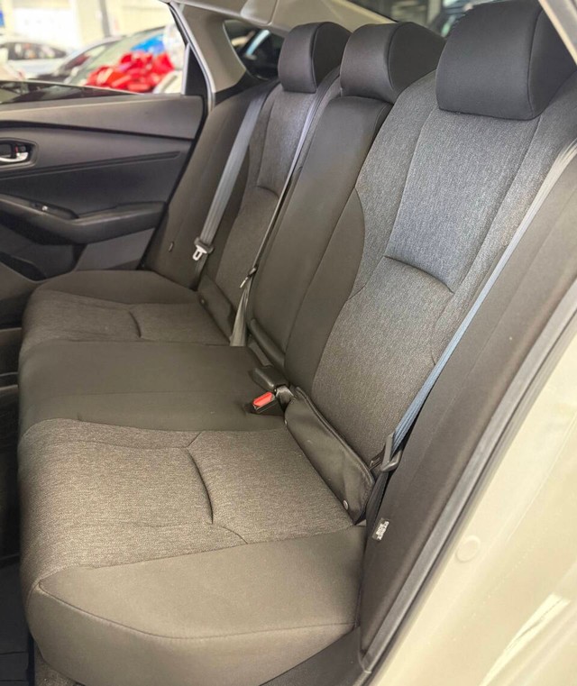Honda Accord Sedan Vehicle Full-screen Gallery Image 12