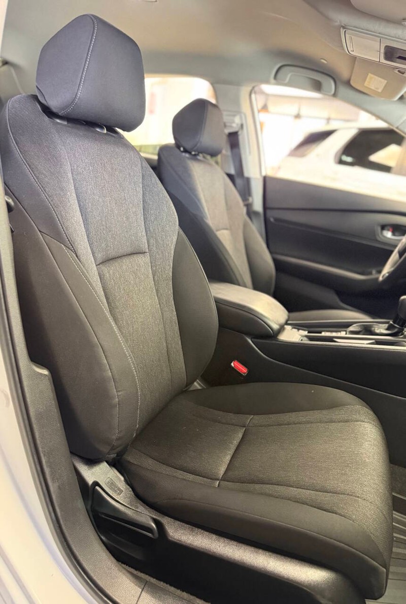 Honda Accord Sedan Vehicle Full-screen Gallery Image 10