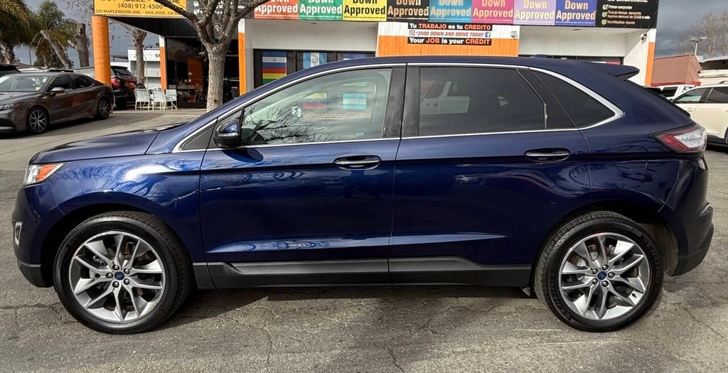 Ford Edge Vehicle Full-screen Gallery Image 02