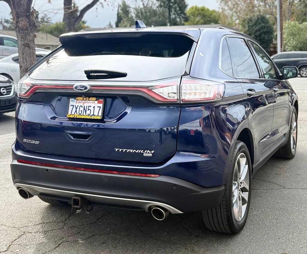 Ford Edge Vehicle Full-screen Gallery Image 04